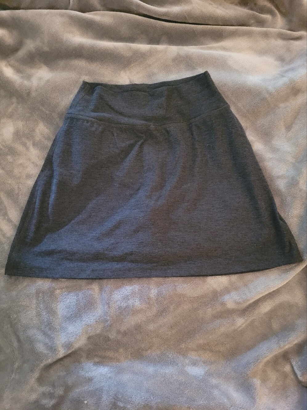 Beyond Yoga Black Heathered A-Line Athletic Skirt With Shorts Underneath
